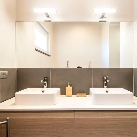 Lacum Lux By Interhome *